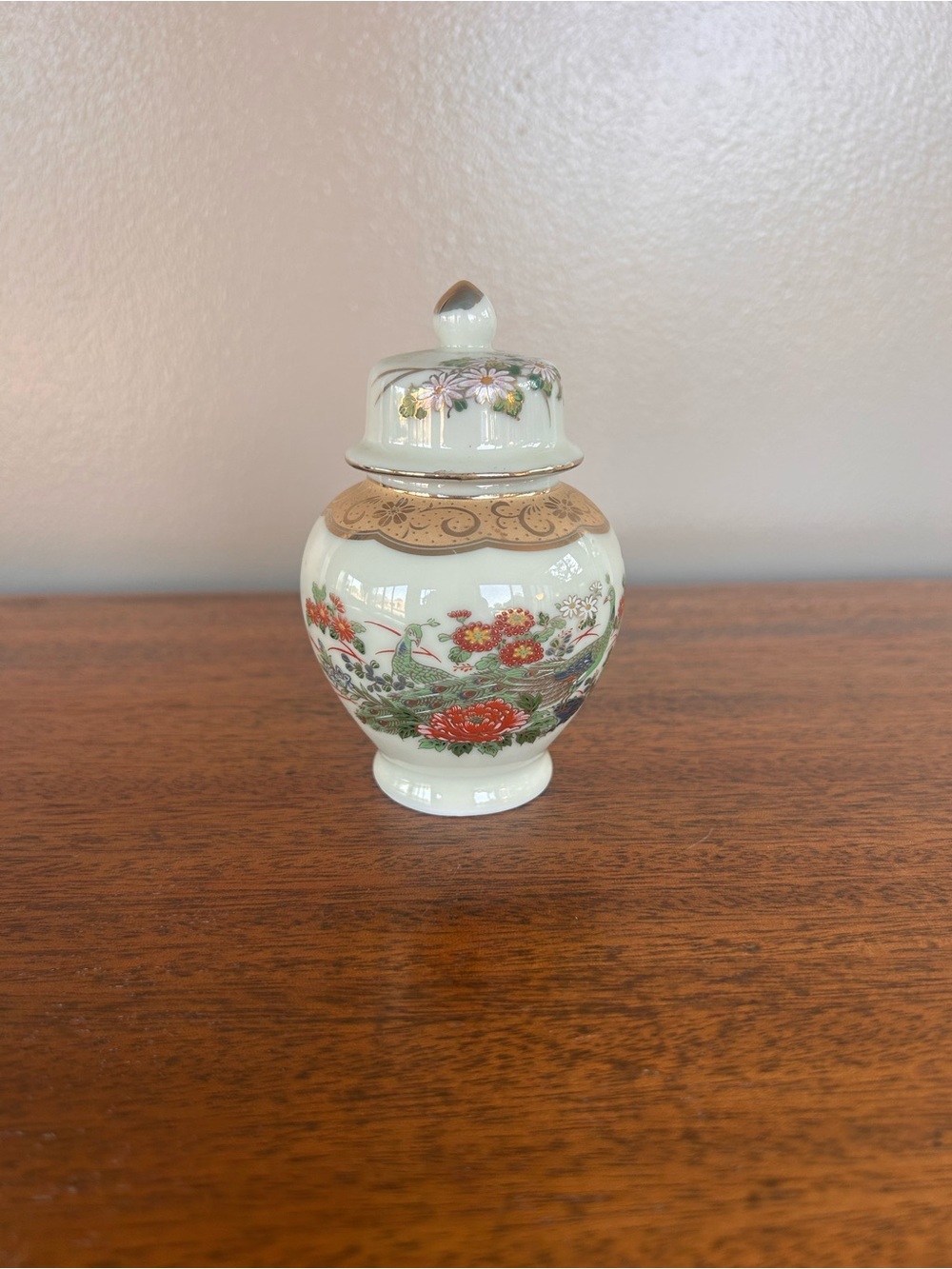 Vintage Japanese Porcelain Ginger Gar Birds Flowers Gold Details Japan